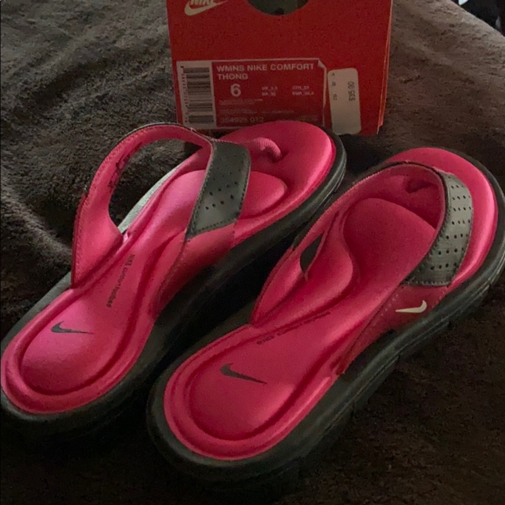 Wmns Nike comfort sandals